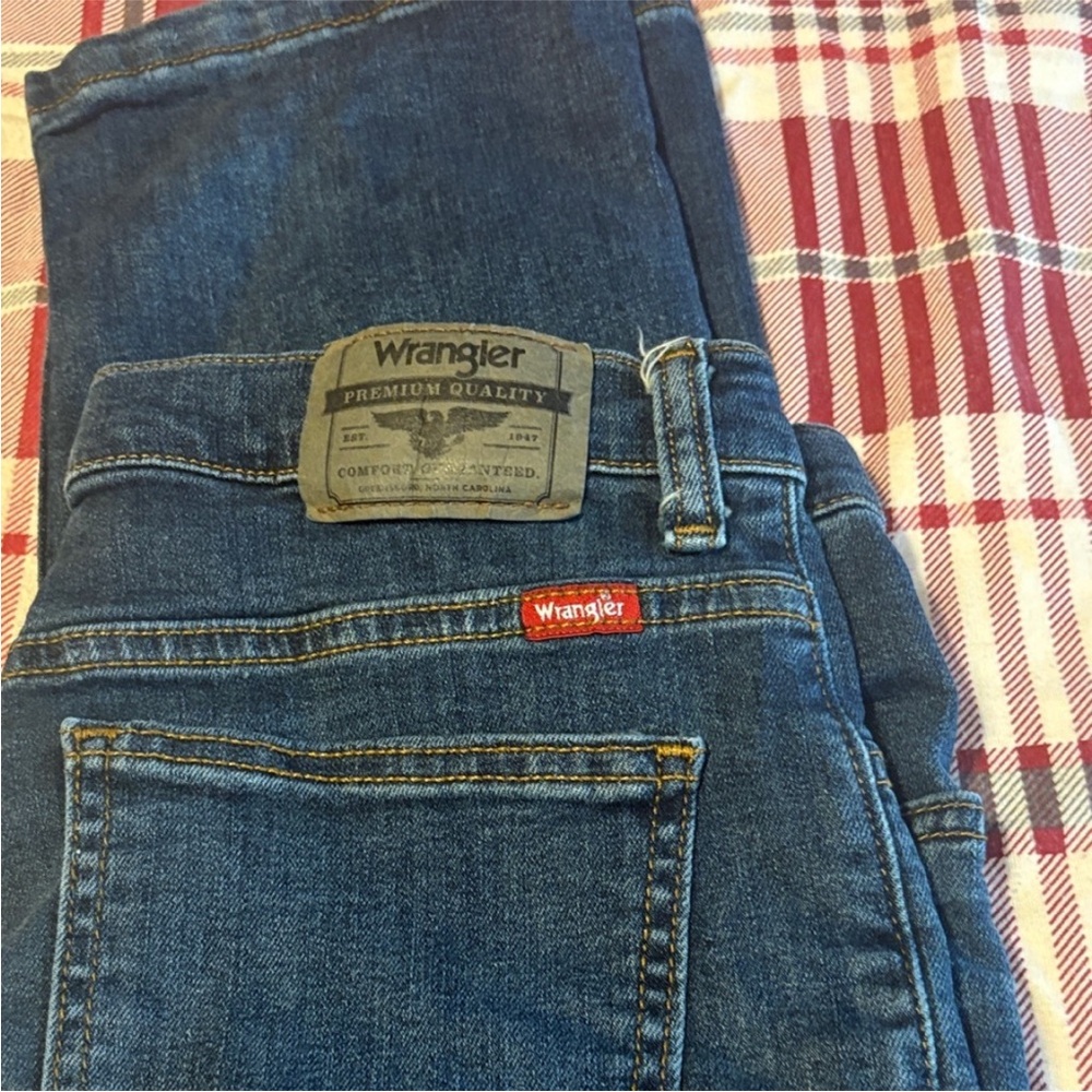 4 pair!!!Wrangler Women's Dark Blue Denim Jeans